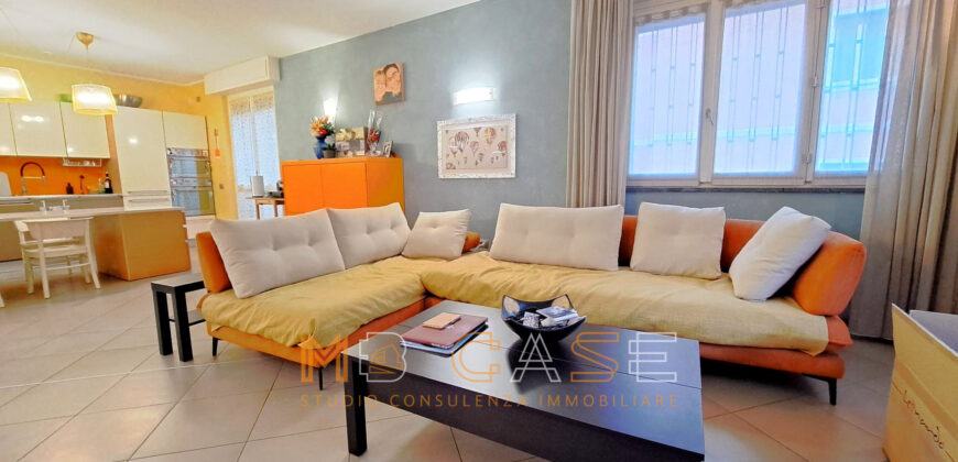 Splendido Appartamento con Terrazza e Box a Pietra Ligure, a Due Passi dal Mare