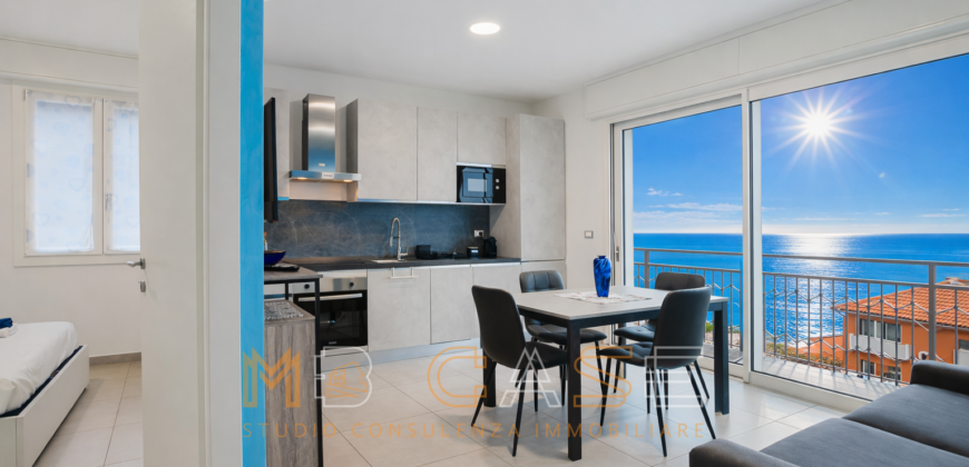 Splendido Bilocale a 30 mt dal Mare con Vista Mozzafiato