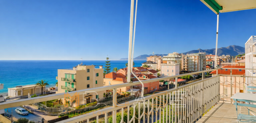 Splendido Bilocale a 30 mt dal Mare con Vista Mozzafiato