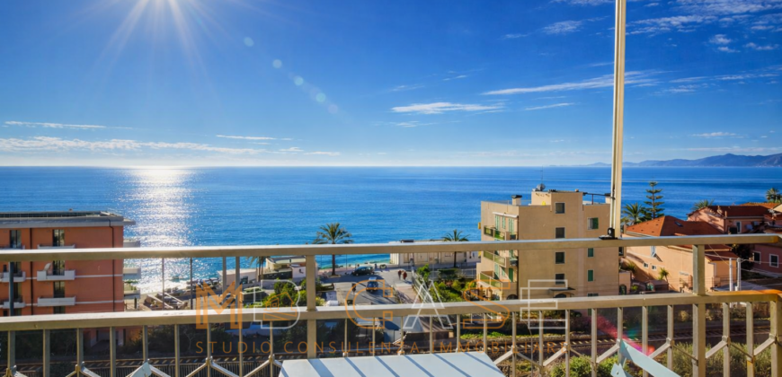 Splendido Bilocale a 30 mt dal Mare con Vista Mozzafiato