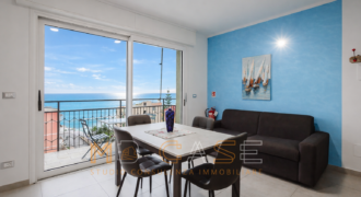 Splendido Bilocale a 30 mt dal Mare con Vista Mozzafiato