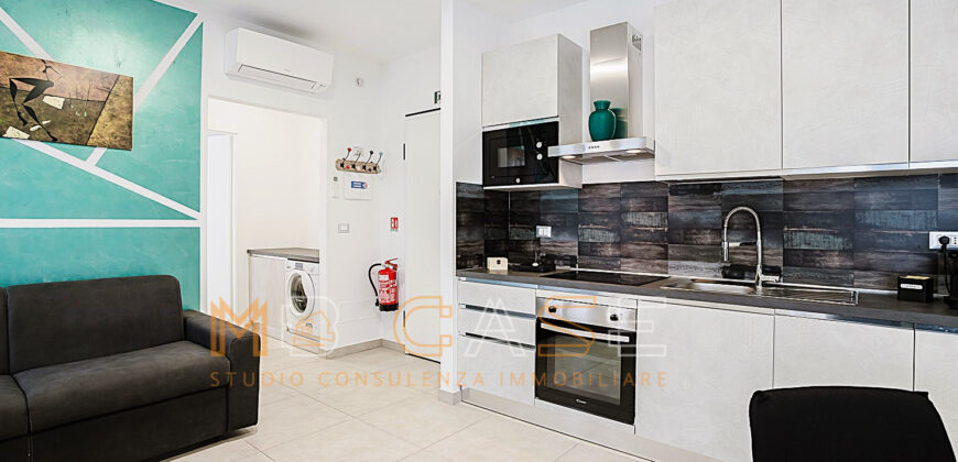 Splendido Bilocale con Vista Mare – Ristrutturato e Arredato