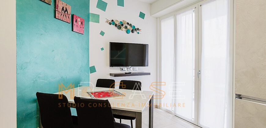 Splendido Bilocale con Vista Mare – Ristrutturato e Arredato