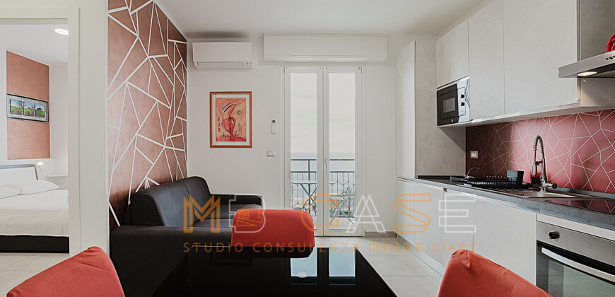 Splendido Appartamento Bilocale all’Ultimo Piano con Vista Mare