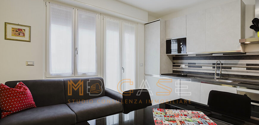 Bilocale Ultimo Piano a 30 Metri dal Mare – Classe Energetica A4