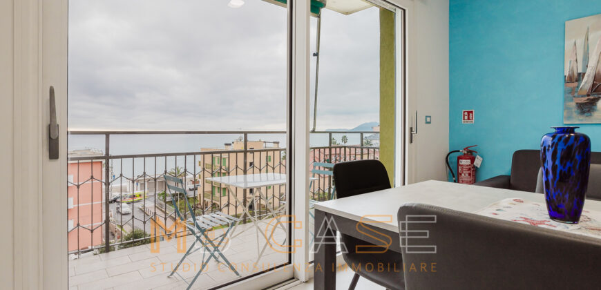 Splendido Bilocale a 30 mt dal Mare con Vista Mozzafiato