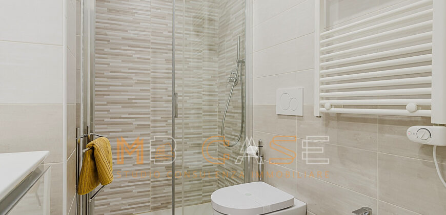 Bilocale Ultimo Piano a 30 Metri dal Mare – Classe Energetica A4