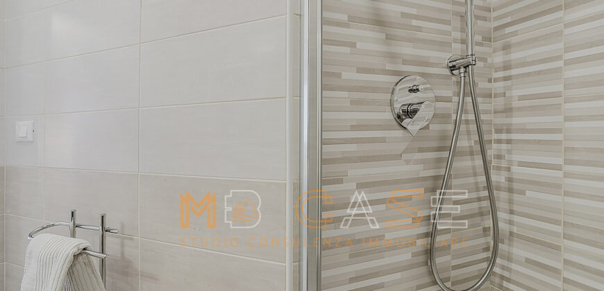 Splendido Appartamento Bilocale all’Ultimo Piano con Vista Mare