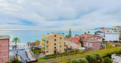 Splendido Appartamento Bilocale all’Ultimo Piano con Vista Mare