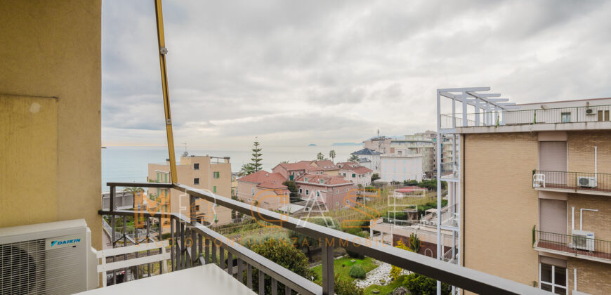 Splendido Bilocale con Vista Mare – Ristrutturato e Arredato