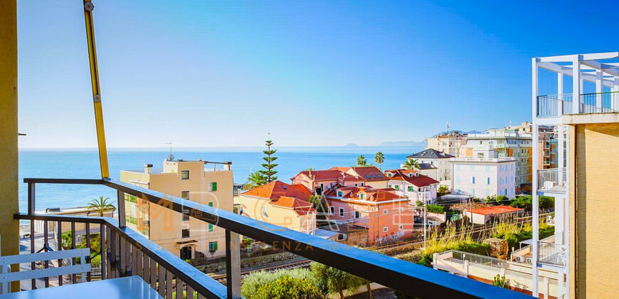 Splendido Bilocale con Vista Mare – Ristrutturato e Arredato