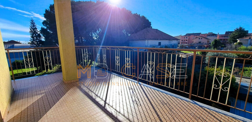 Appartamento luminoso di 100 mq con terrazza e posto auto – Ideale per famiglie