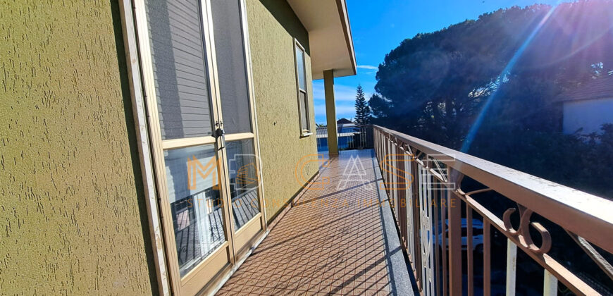 Appartamento luminoso di 100 mq con terrazza e posto auto – Ideale per famiglie