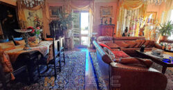 Ampio appartamento con tripla esposizione e box