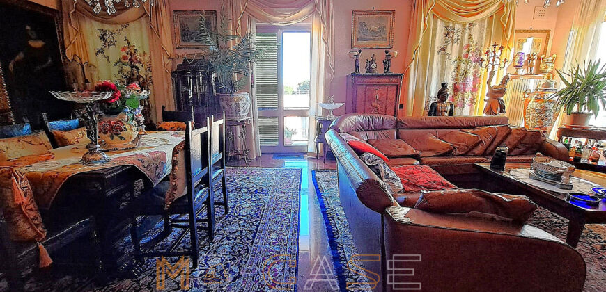 Ampio appartamento con tripla esposizione e box