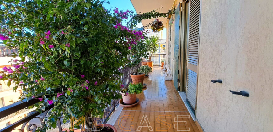 Ampio appartamento con tripla esposizione e box