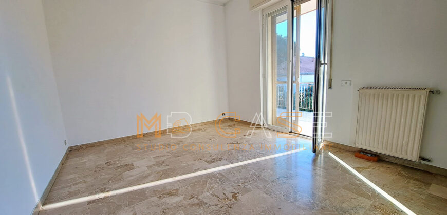 Appartamento luminoso di 100 mq con terrazza e posto auto – Ideale per famiglie