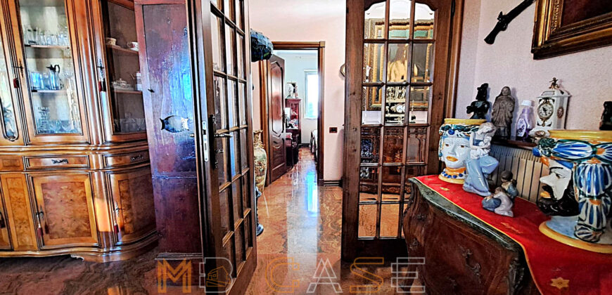 Ampio appartamento con tripla esposizione e box