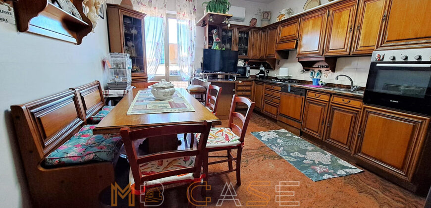 Ampio appartamento con tripla esposizione e box