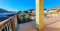 Appartamento luminoso di 100 mq con terrazza e posto auto – Ideale per famiglie