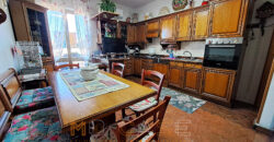 Ampio appartamento con tripla esposizione e box