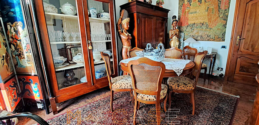 Ampio appartamento con tripla esposizione e box