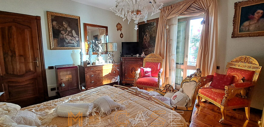 Ampio appartamento con tripla esposizione e box