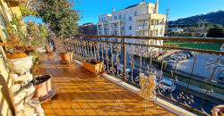 Ampio appartamento con tripla esposizione e box