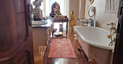 Ampio appartamento con tripla esposizione e box