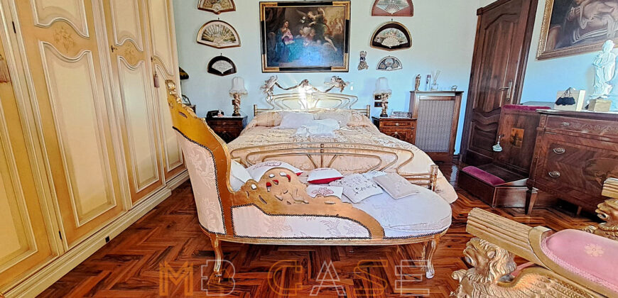 Ampio appartamento con tripla esposizione e box