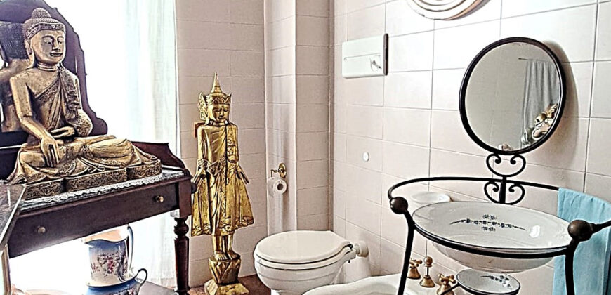 Ampio appartamento con tripla esposizione e box