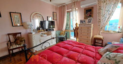 Ampio appartamento con tripla esposizione e box