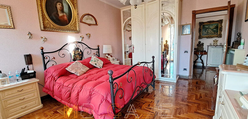 Ampio appartamento con tripla esposizione e box