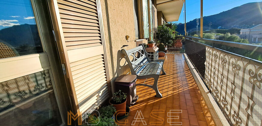 Ampio appartamento con tripla esposizione e box