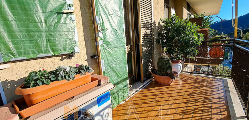 Ampio appartamento con tripla esposizione e box