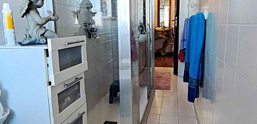 Ampio appartamento con tripla esposizione e box