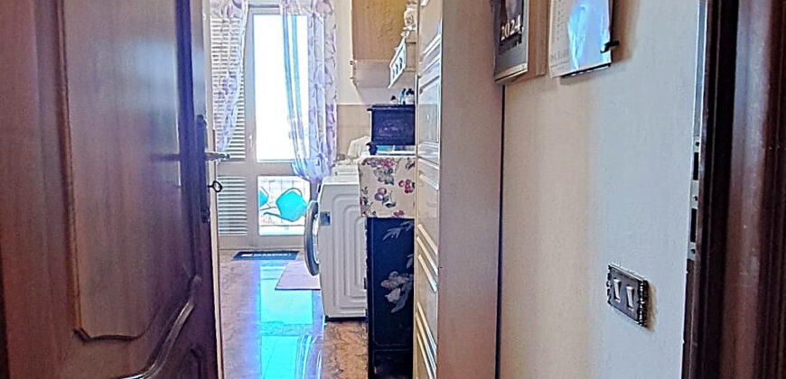 Ampio appartamento con tripla esposizione e box