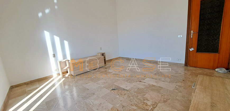 Appartamento luminoso di 100 mq con terrazza e posto auto – Ideale per famiglie