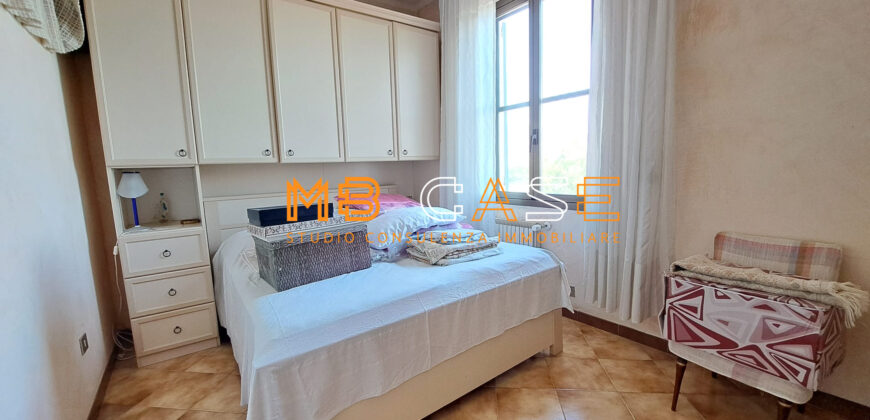 Soleggiatissima Villa a schiera in vendita a Albenga