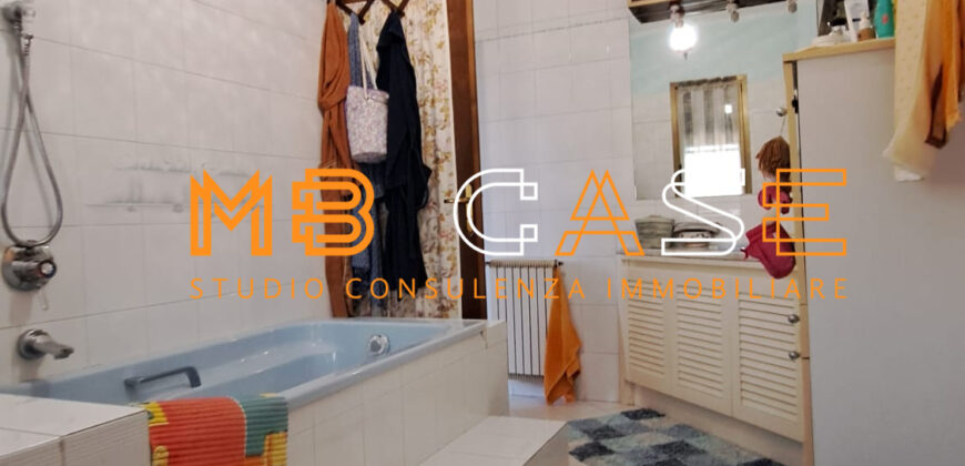 Soleggiatissima Villa a schiera in vendita a Albenga