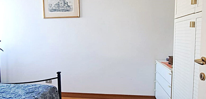 Bilocale Angolare Arredato a 400 metri dal Mare – Albenga