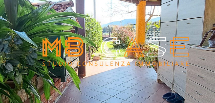 Soleggiatissima Villa a schiera in vendita a Albenga