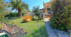 Soleggiatissima Villa a schiera in vendita a Albenga