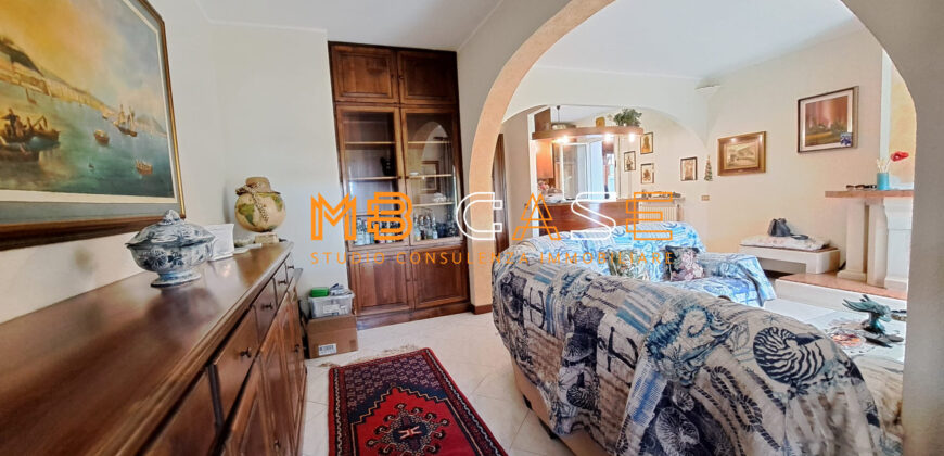 Soleggiatissima Villa a schiera in vendita a Albenga