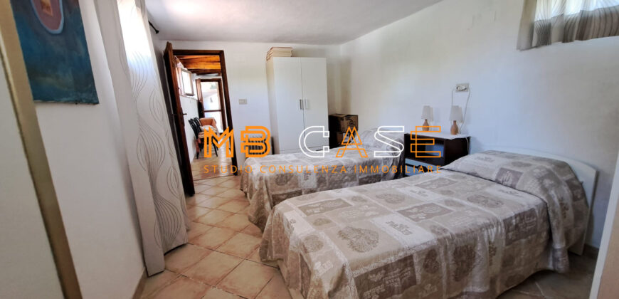 Soleggiatissima Villa a schiera in vendita a Albenga