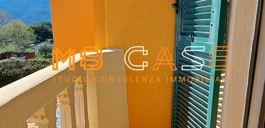 Soleggiatissima Villa a schiera in vendita a Albenga