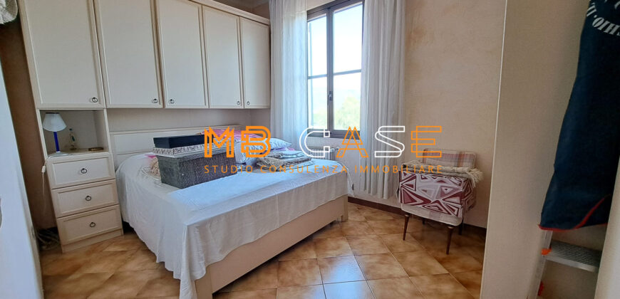 Soleggiatissima Villa a schiera in vendita a Albenga