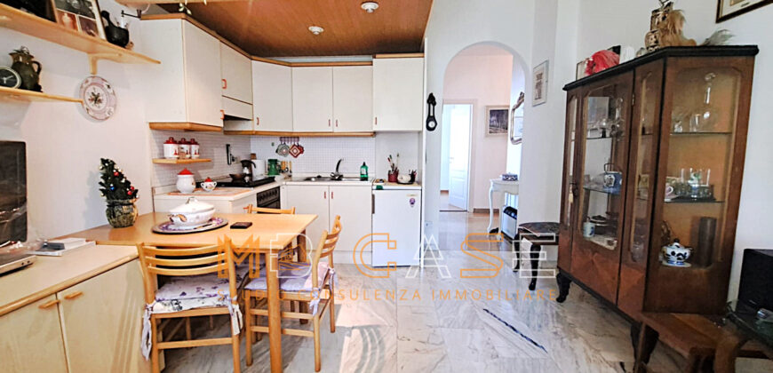 Bilocale Angolare Arredato a 400 metri dal Mare – Albenga