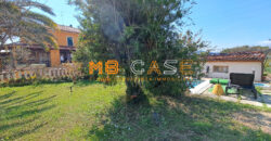 Soleggiatissima Villa a schiera in vendita a Albenga