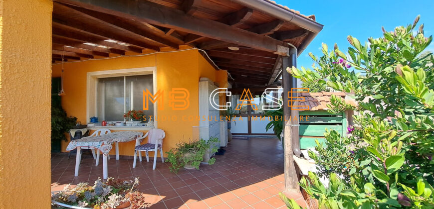 Soleggiatissima Villa a schiera in vendita a Albenga